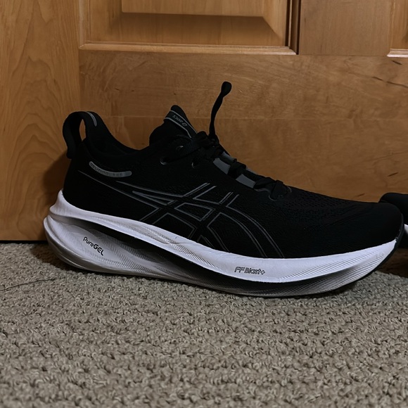 Asics Gel Nimbus 25 Black Running Shoes - Picture 2 of 6
